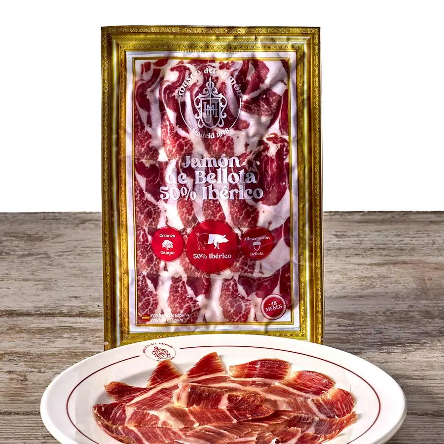 Lonchas de Jamón Ibérico Bellota 50% sobre tabla de madera del Museo del Jamón