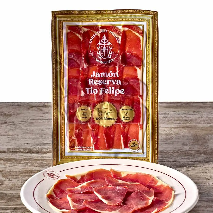Lonchas de Jamón Tío Felipe sobre tabla de madera, Museo del Jamón.