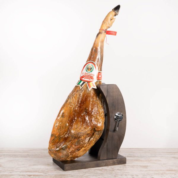 Jamón Ibérico de Bellota 75% en exposición en el Museo del Jamón